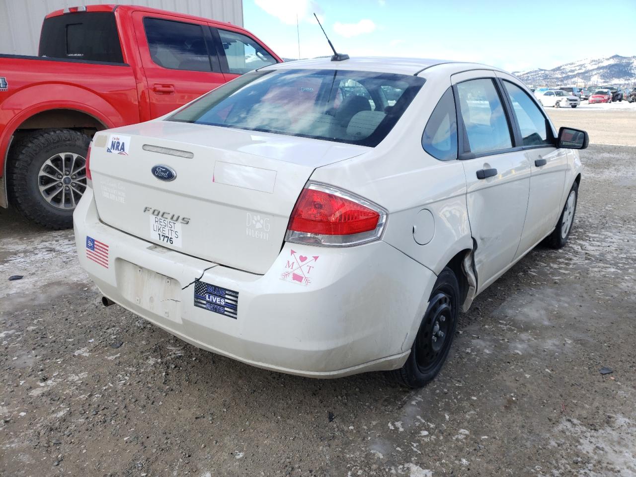 Photo 4 from auction – 2011 FORD FOCUS S with VIN 1FAHP3EN3BW135306