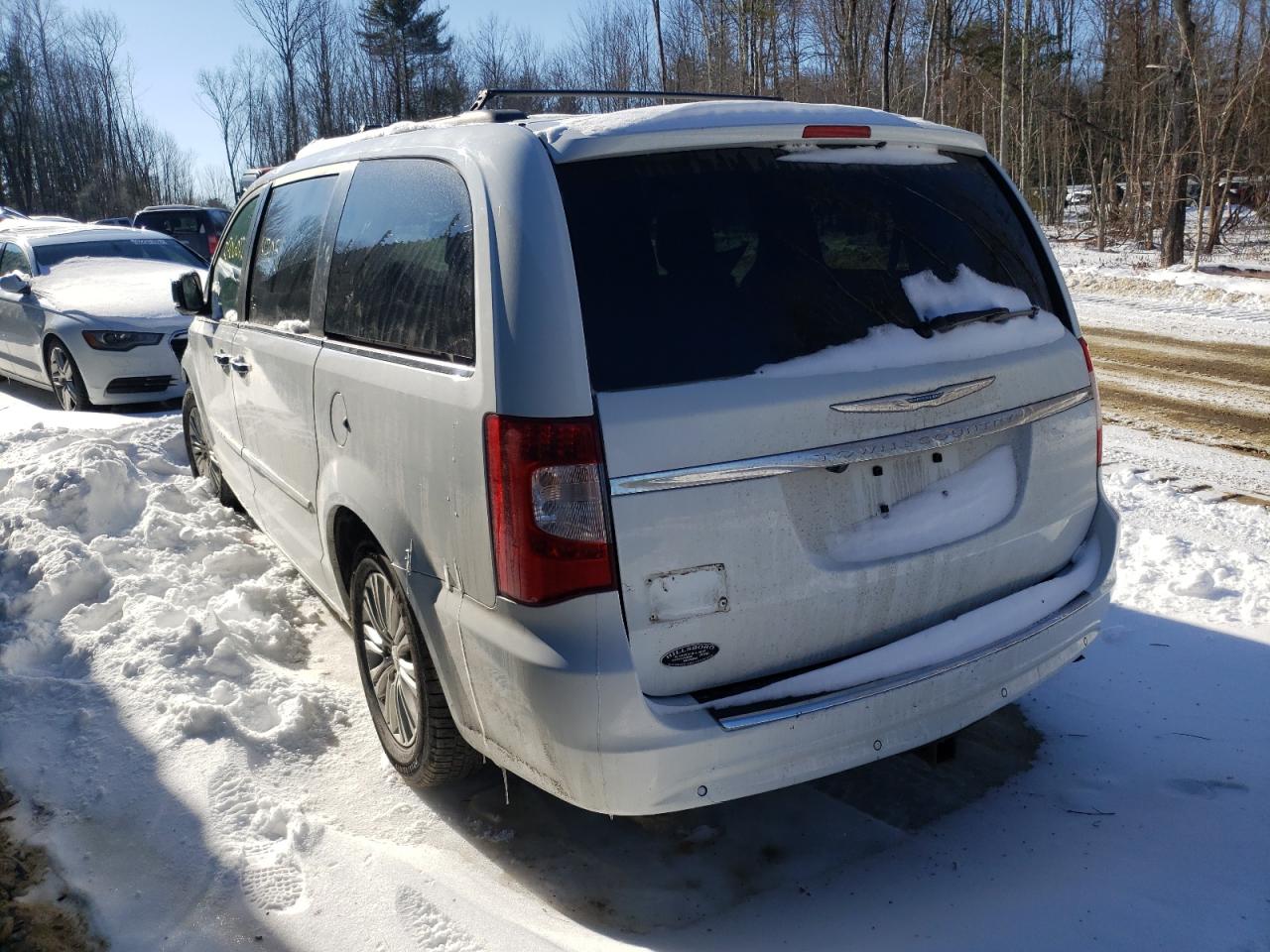 Photo 3 from auction – 2015 CHRYSLER TOWN & COU with VIN 2C4RC1CG5FR563203