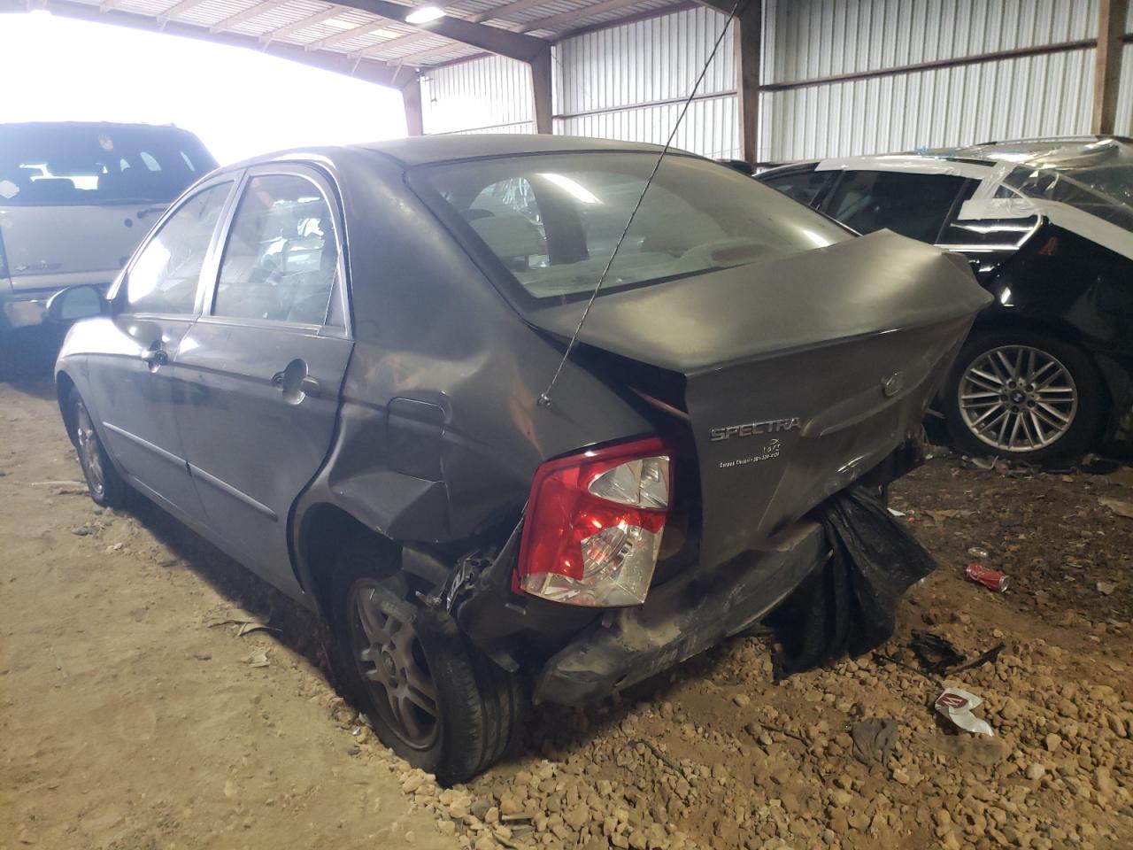 Photo 3 from auction – 2005 KIA SPECTRA LX with VIN KNAFE121155200481