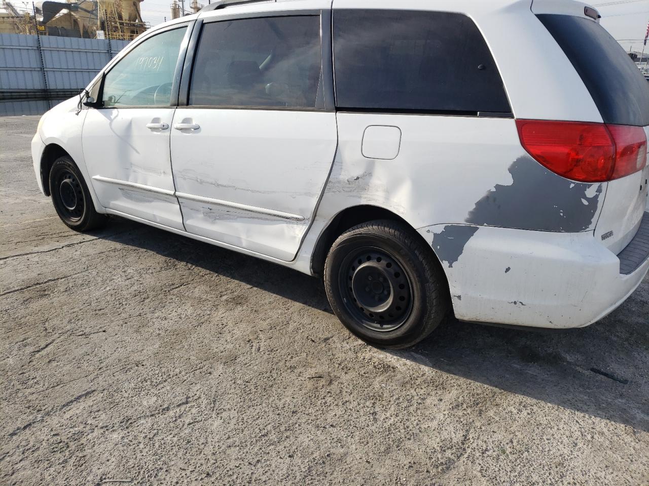 Photo 9 from auction – 2005 TOYOTA SIENNA CE with VIN 5TDZA23C25S295998