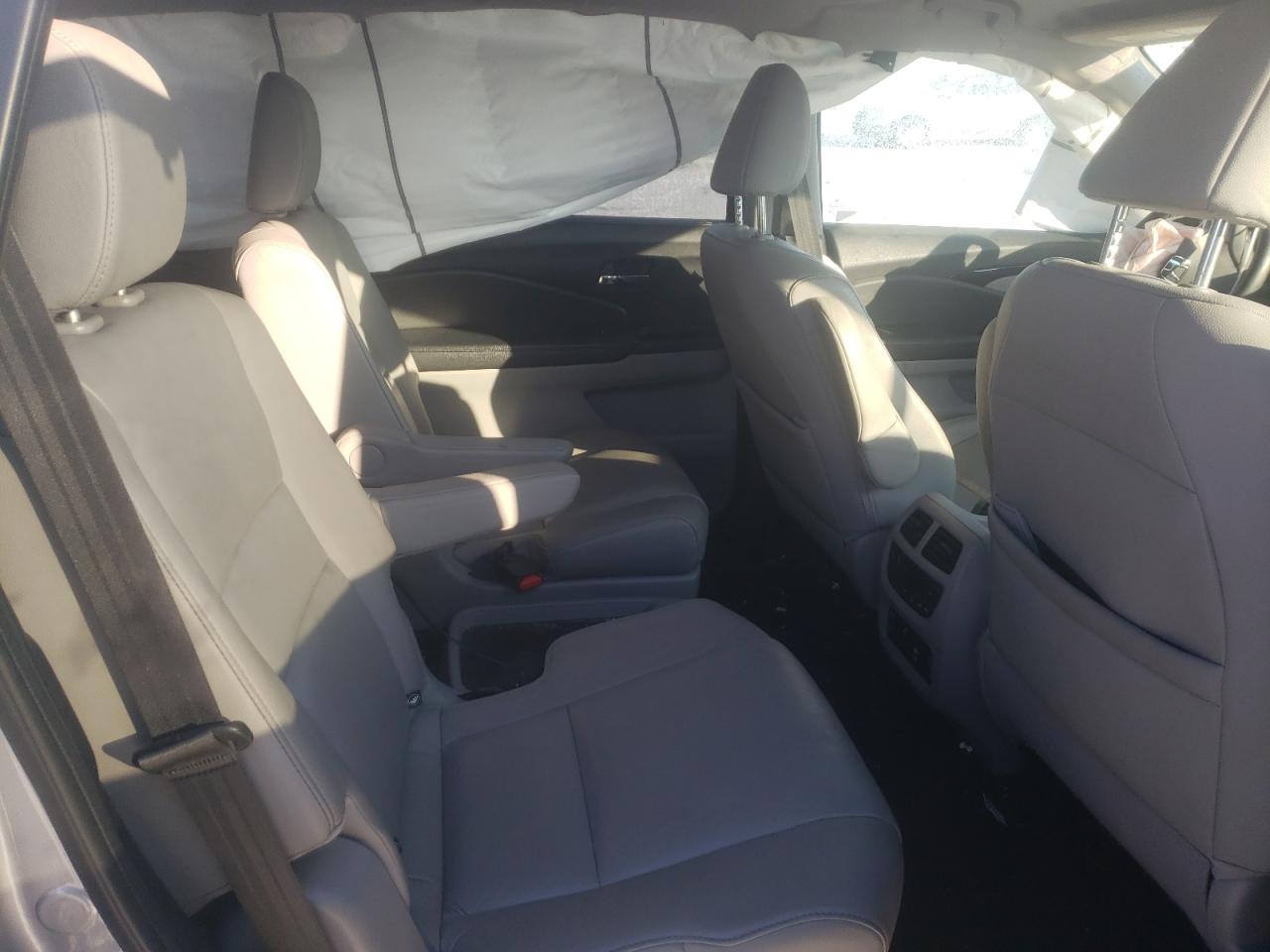 Photo 6 from auction – 2019 HONDA PILOT TOUR with VIN 5FNYF6H69KB001911