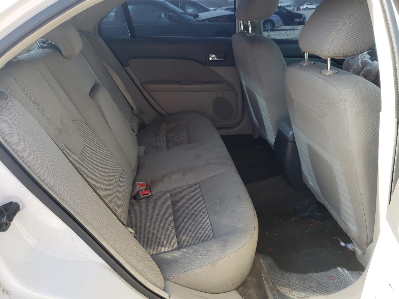 Photo 6 from auction – 2011 FORD FUSION S with VIN 3FAHP0GA6BR315875