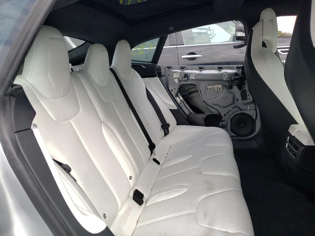 Photo 6 from auction – 2017 TESLA MODEL S with VIN 5YJSA1E11HF186383