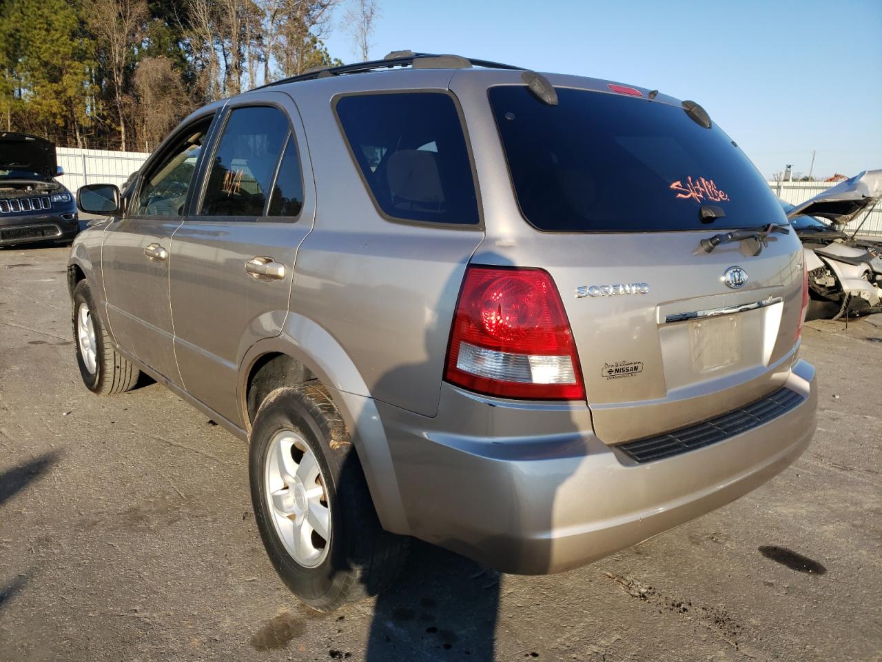 Photo 3 from auction – 2006 KIA SORENTO EX with VIN KNDJC733265645268