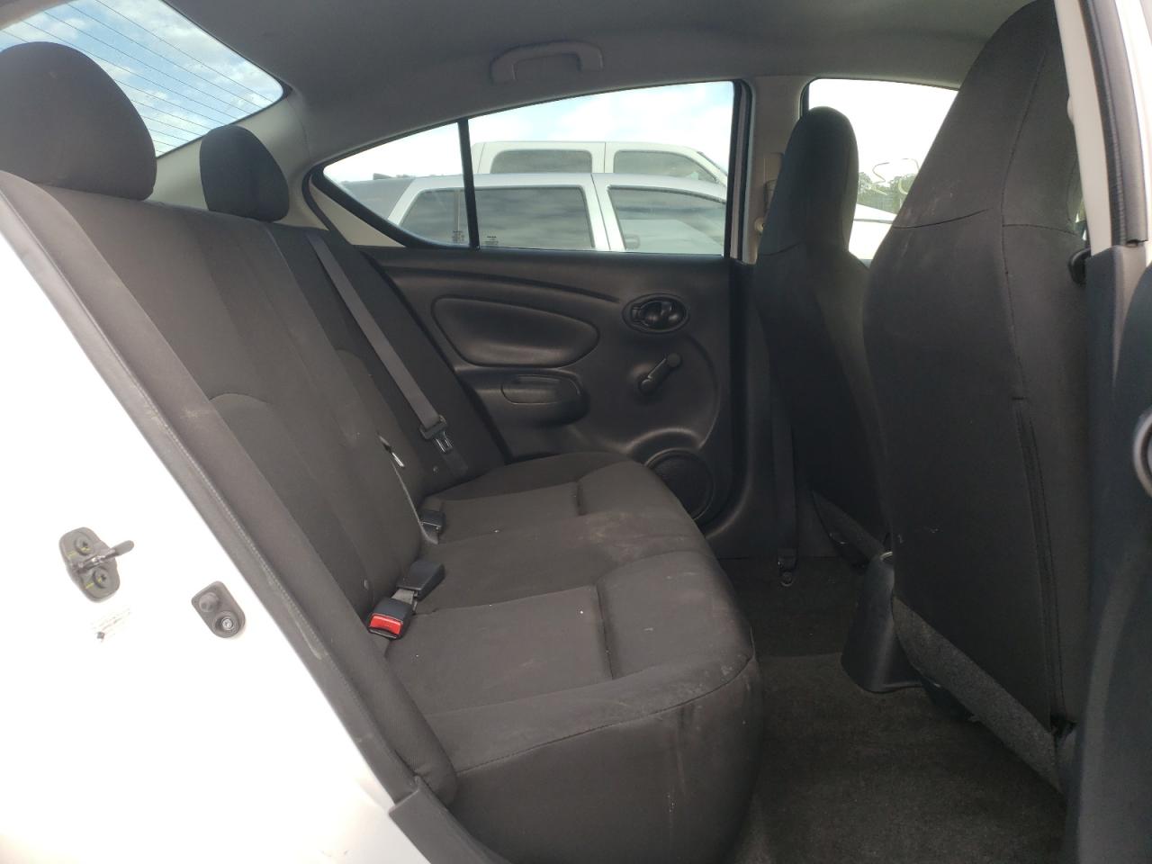 Photo 6 from auction – 2016 NISSAN VERSA S with VIN 3N1CN7AP1GL917127