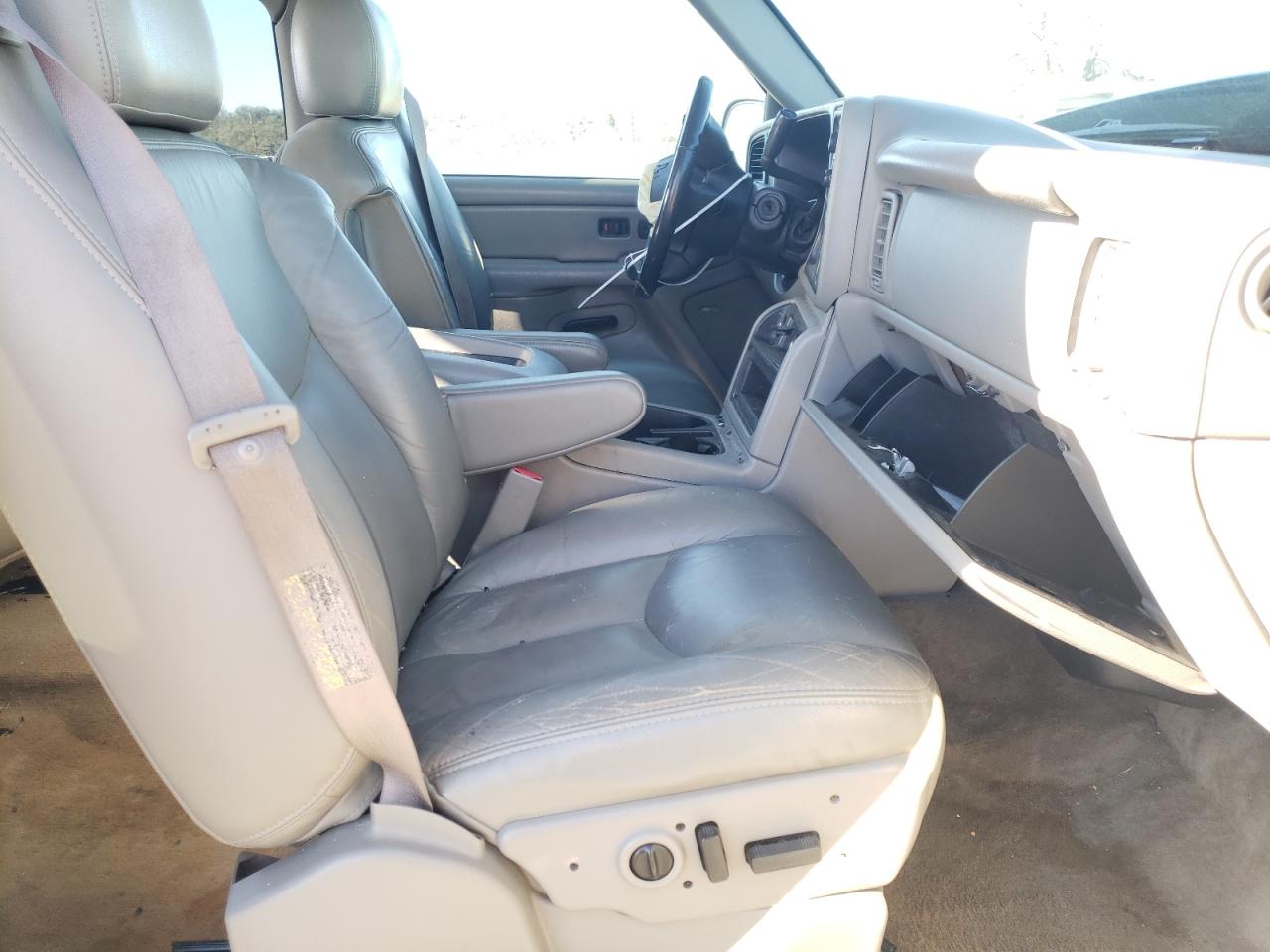 Photo 5 from auction – 2006 CHEVROLET SILVERADO with VIN 2GCEC13T261182693