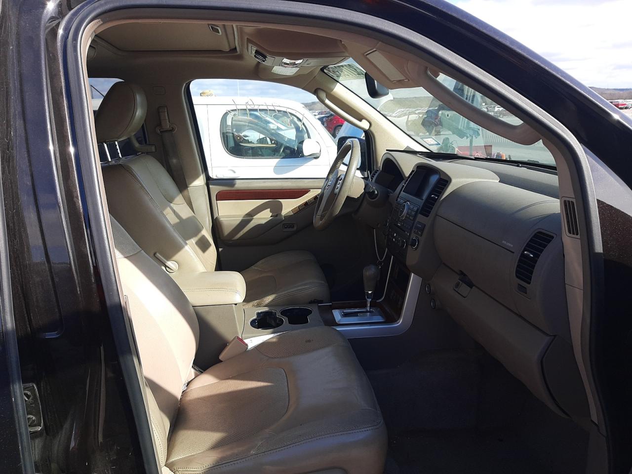 Фото 5 с аукциона – 2011 NISSAN PATHFINDER с VIN 5N1AR1NN2BC610029