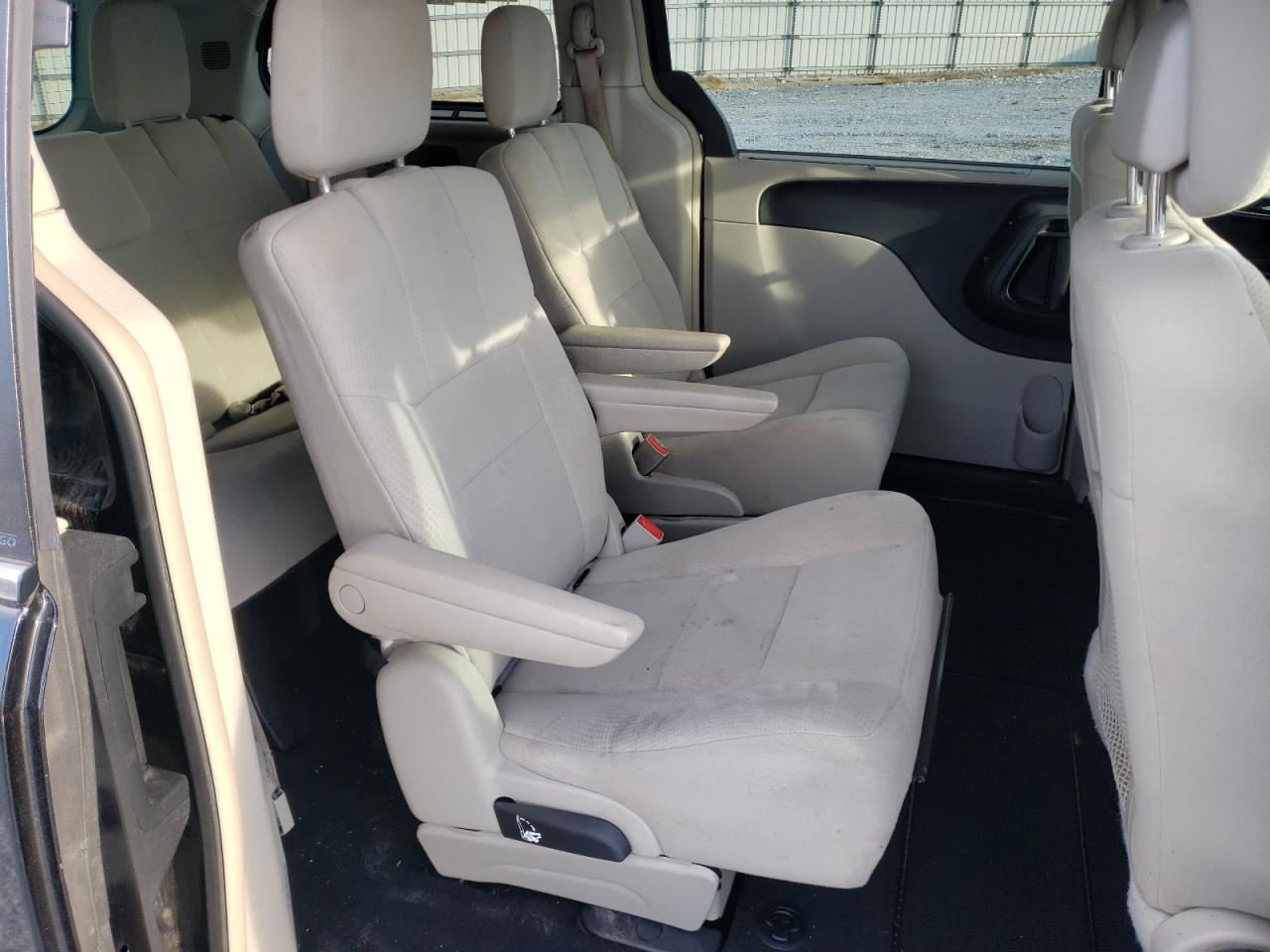 Photo 6 from auction – 2012 DODGE GRAND CARA with VIN 2C4RDGDG5CR172272