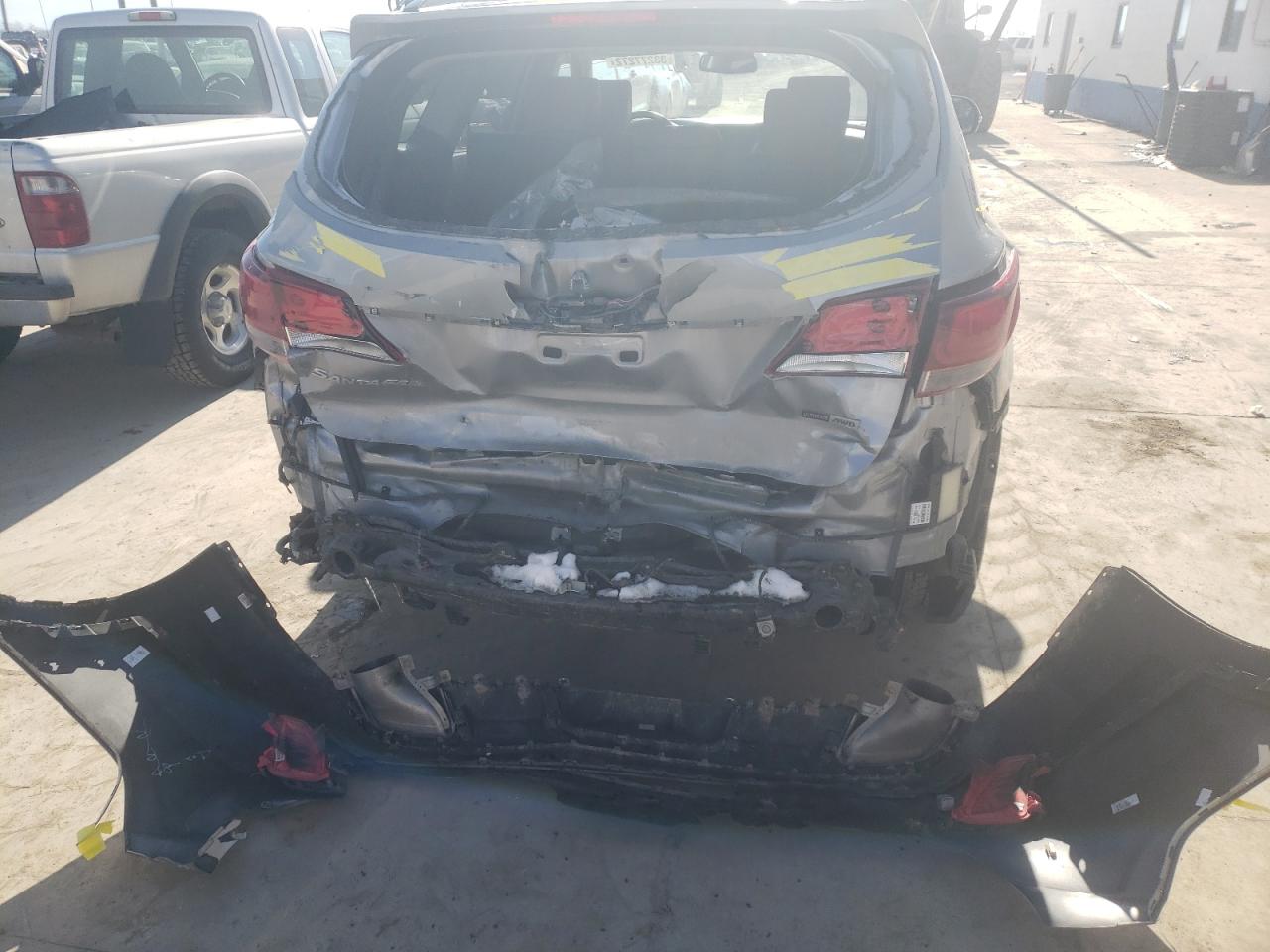 Photo 9 from auction – 2018 HYUNDAI SANTA FE S with VIN KM8SRDHF5JU284231