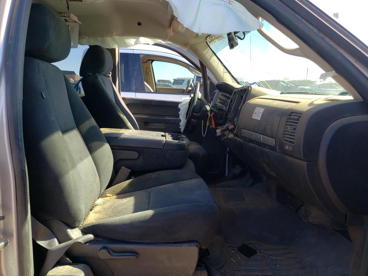 Photo 5 from auction – 2013 CHEVROLET SILVERADO with VIN 1GCRKSE73DZ320143
