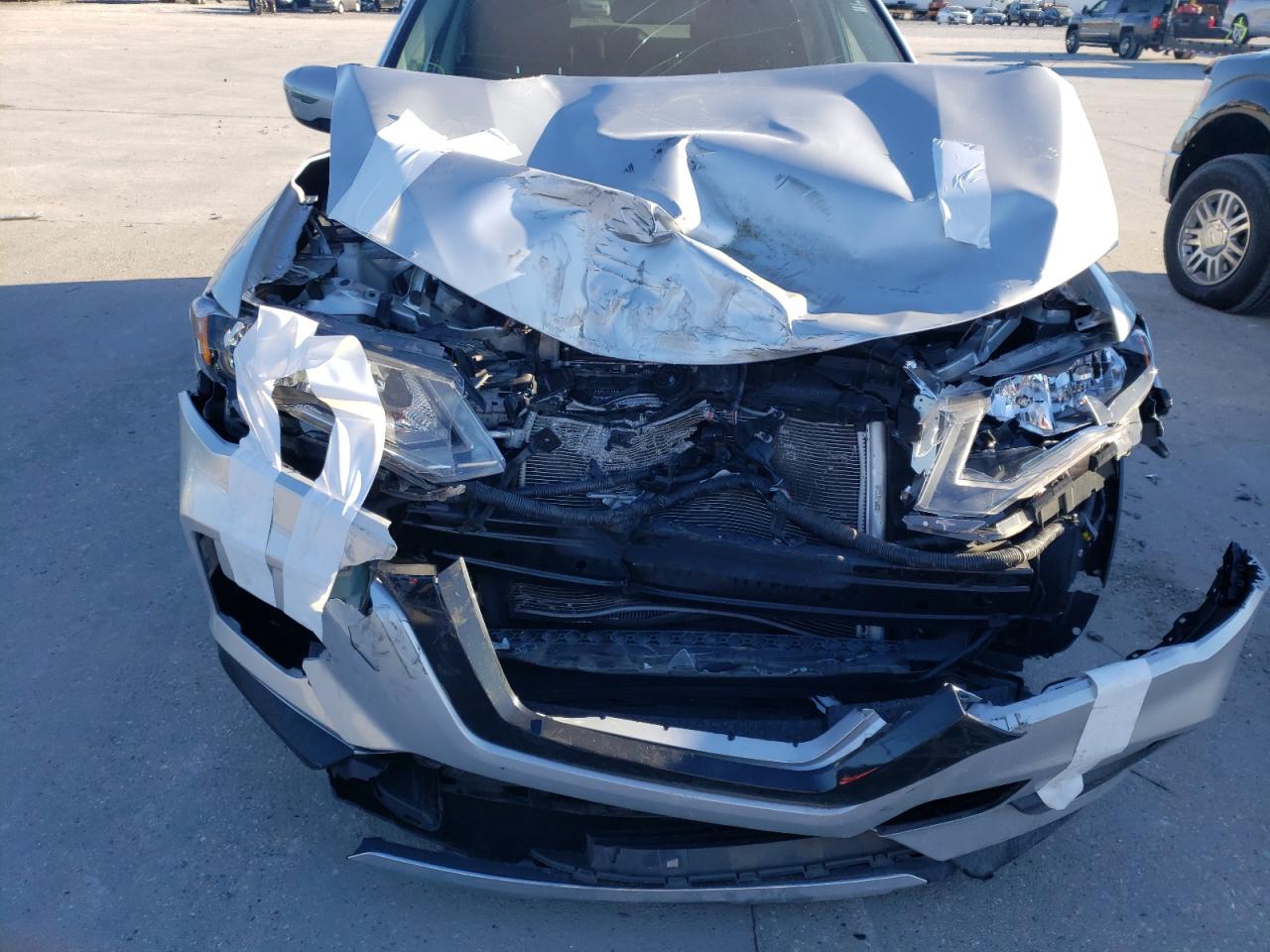 Photo 9 from auction – 2018 NISSAN ROGUE S with VIN KNMAT2MT9JP571197