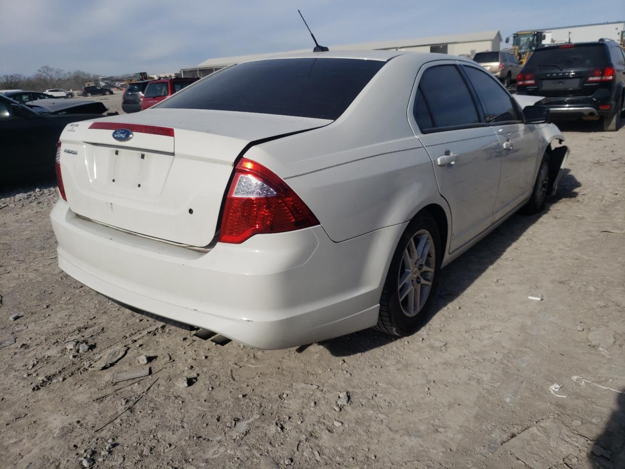Photo 4 from auction – 2011 FORD FUSION S with VIN 3FAHP0GA6BR315875