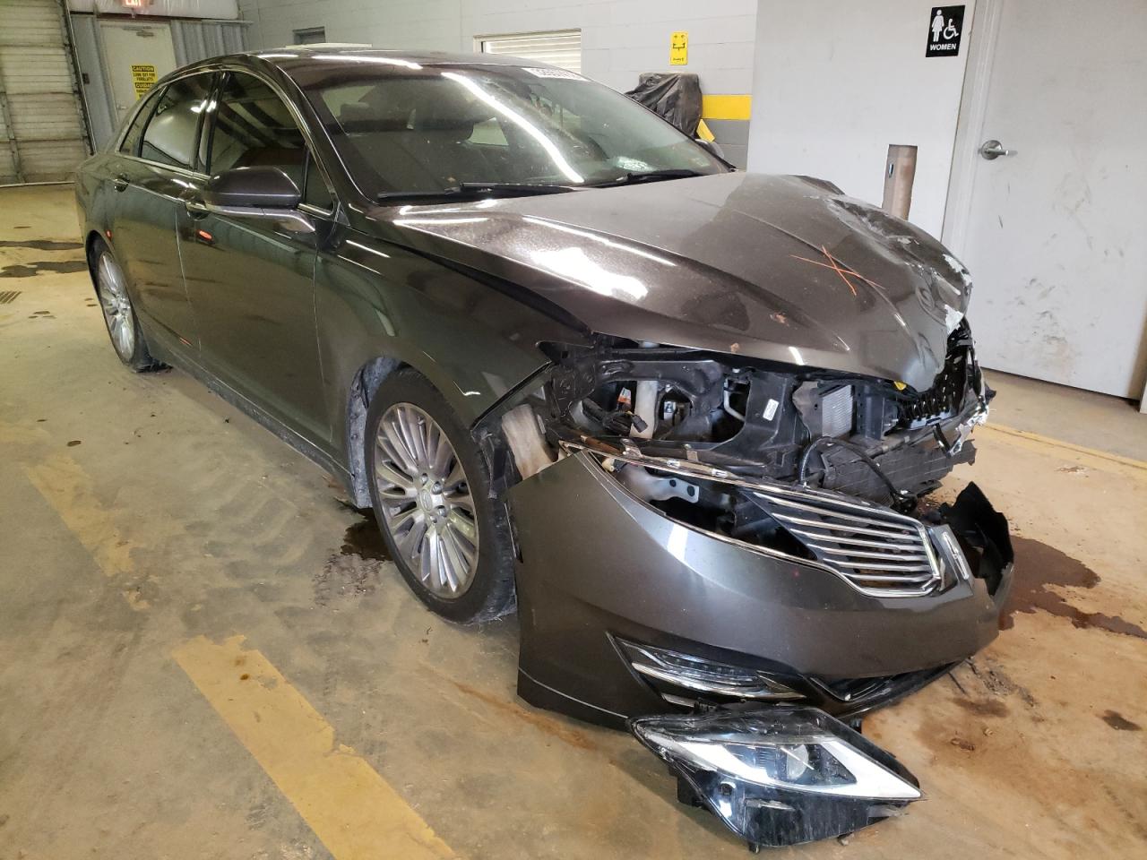 LINCOLN MKZ 2015 with VIN 3LN6L2GK4FR613747 - Photo from auction