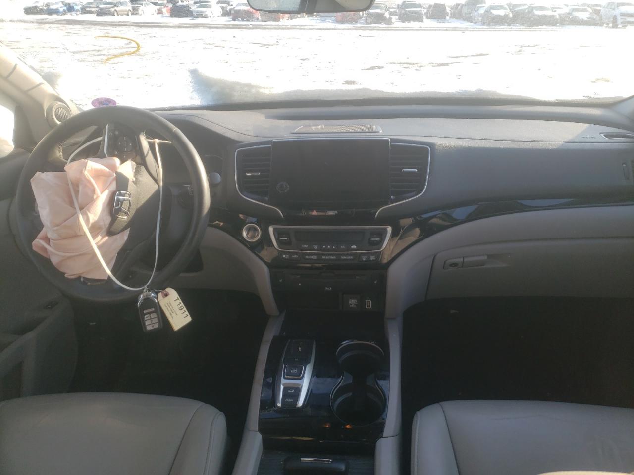 Photo 9 from auction – 2019 HONDA PILOT TOUR with VIN 5FNYF6H69KB001911