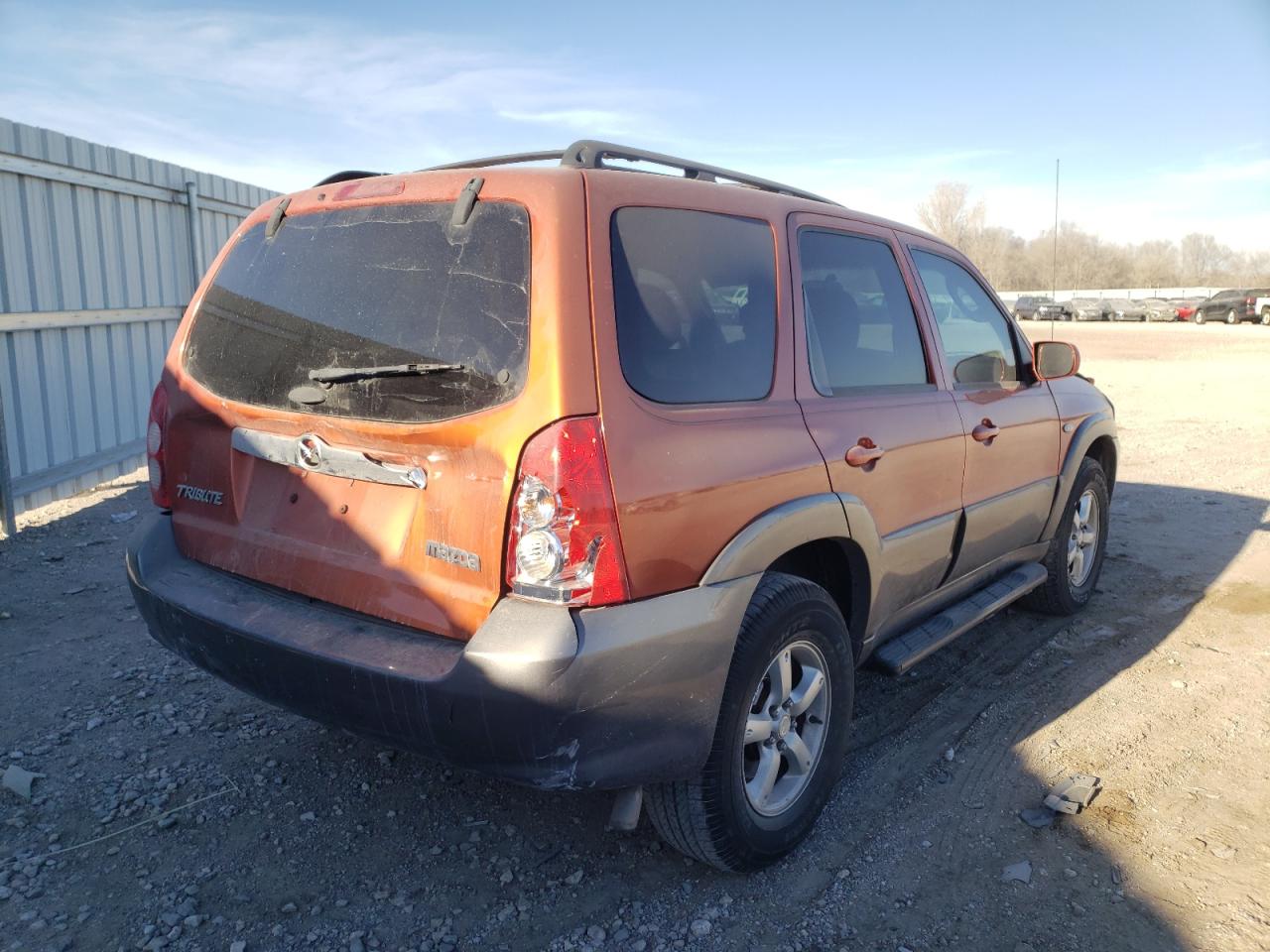 Photo 4 from auction – 2005 MAZDA TRIBUTE S with VIN 4F2YZ04125KM64804