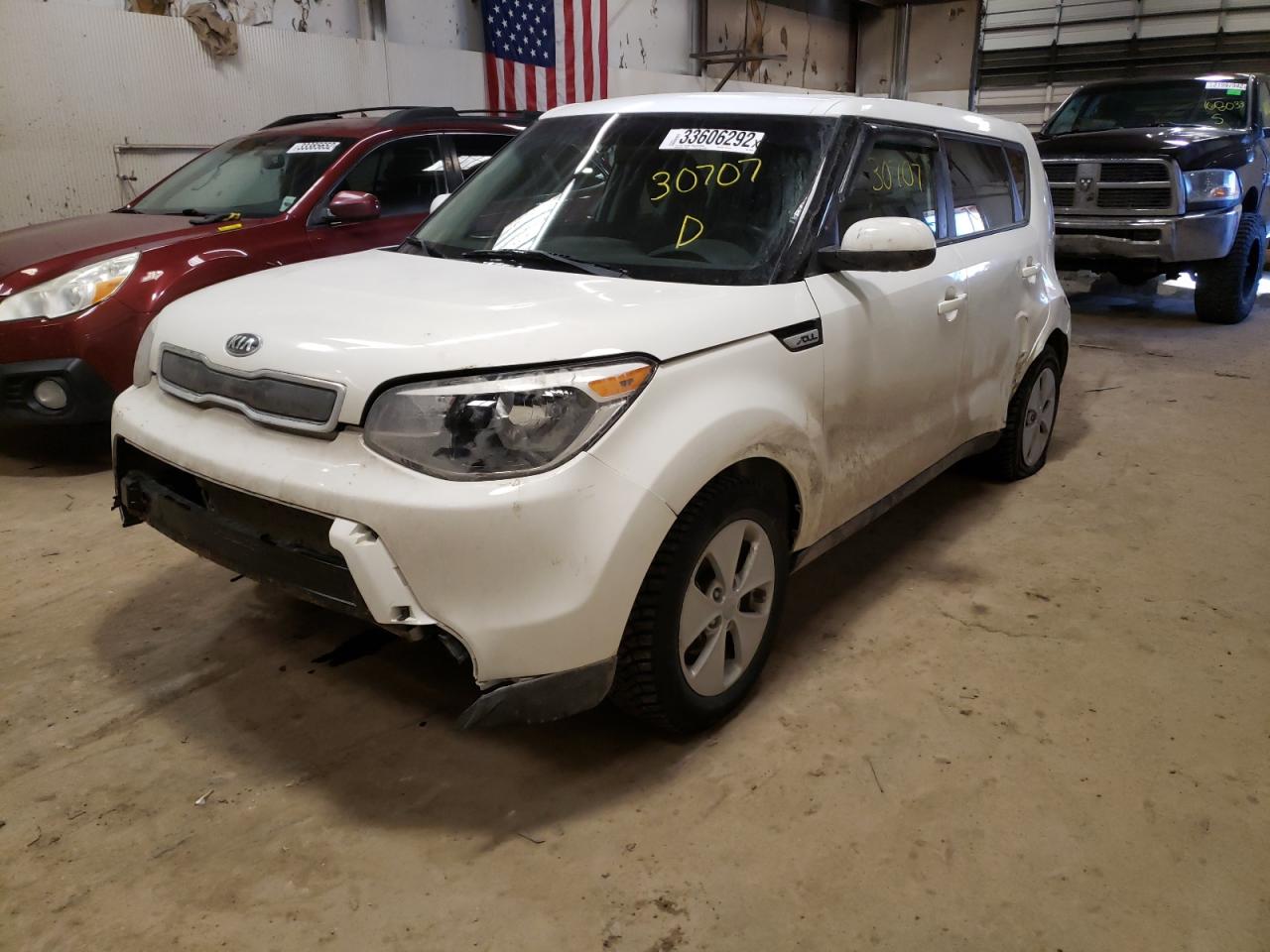 Photo 2 from auction – 2016 KIA SOUL with VIN KNDJN2A25G7371822
