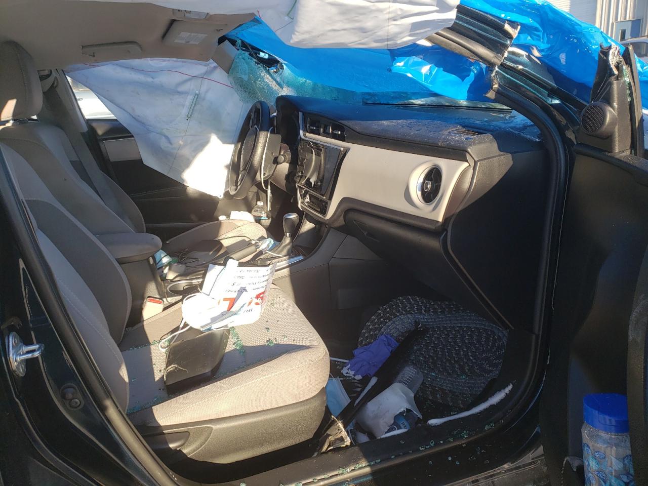 Photo 5 from auction – 2018 TOYOTA COROLLA L with VIN 2T1BURHE1JC106787