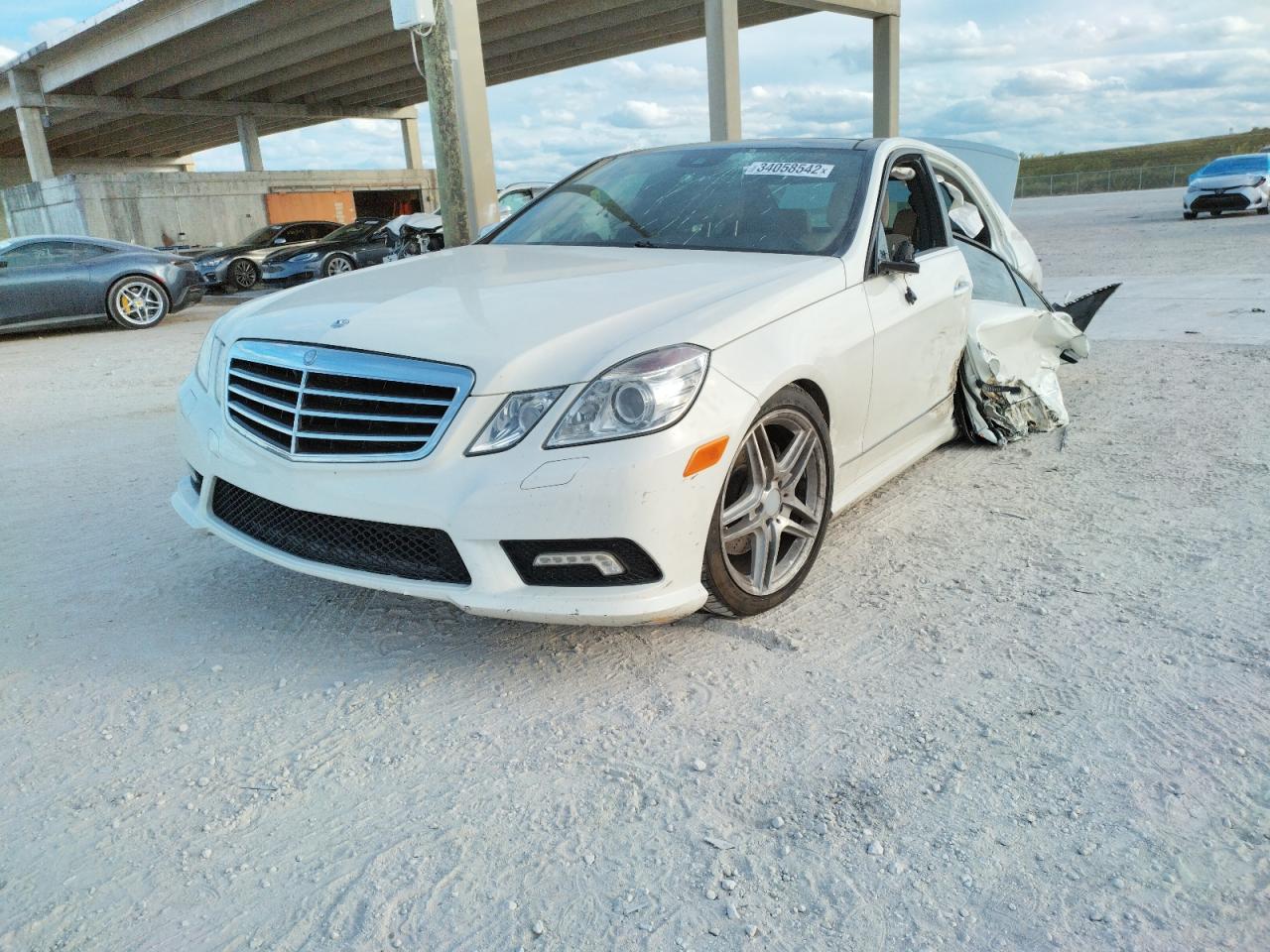Photo 2 from auction – 2011 MERCEDES-BENZ E 350 with VIN WDDHF5GB5BA514077