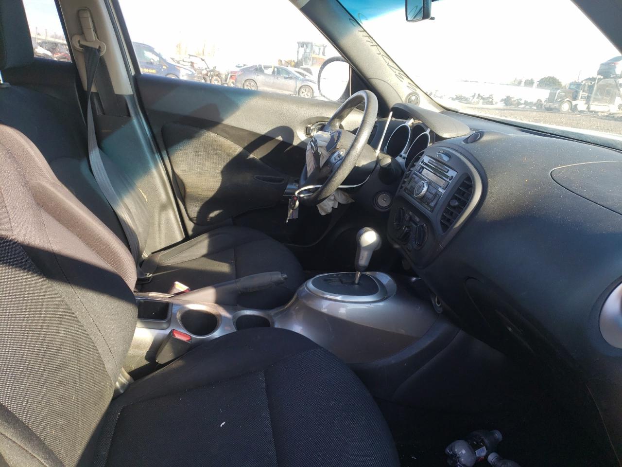 Photo 5 from auction – 2014 NISSAN JUKE S with VIN JN8AF5MR7ET356383