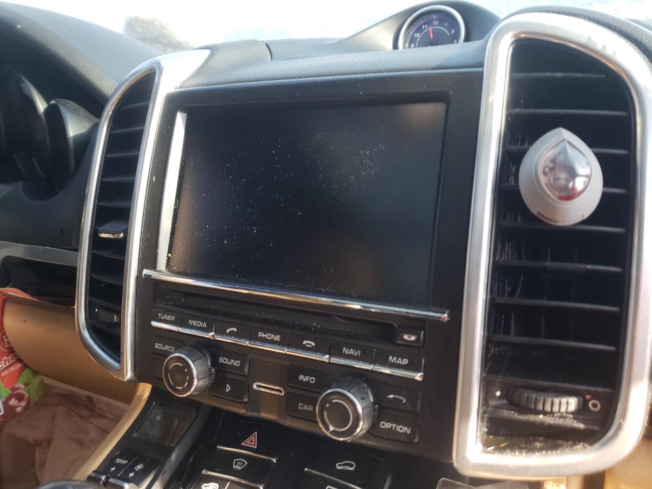 Photo 9 from auction – 2014 PORSCHE CAYENNE with VIN WP1AA2A22ELA96800