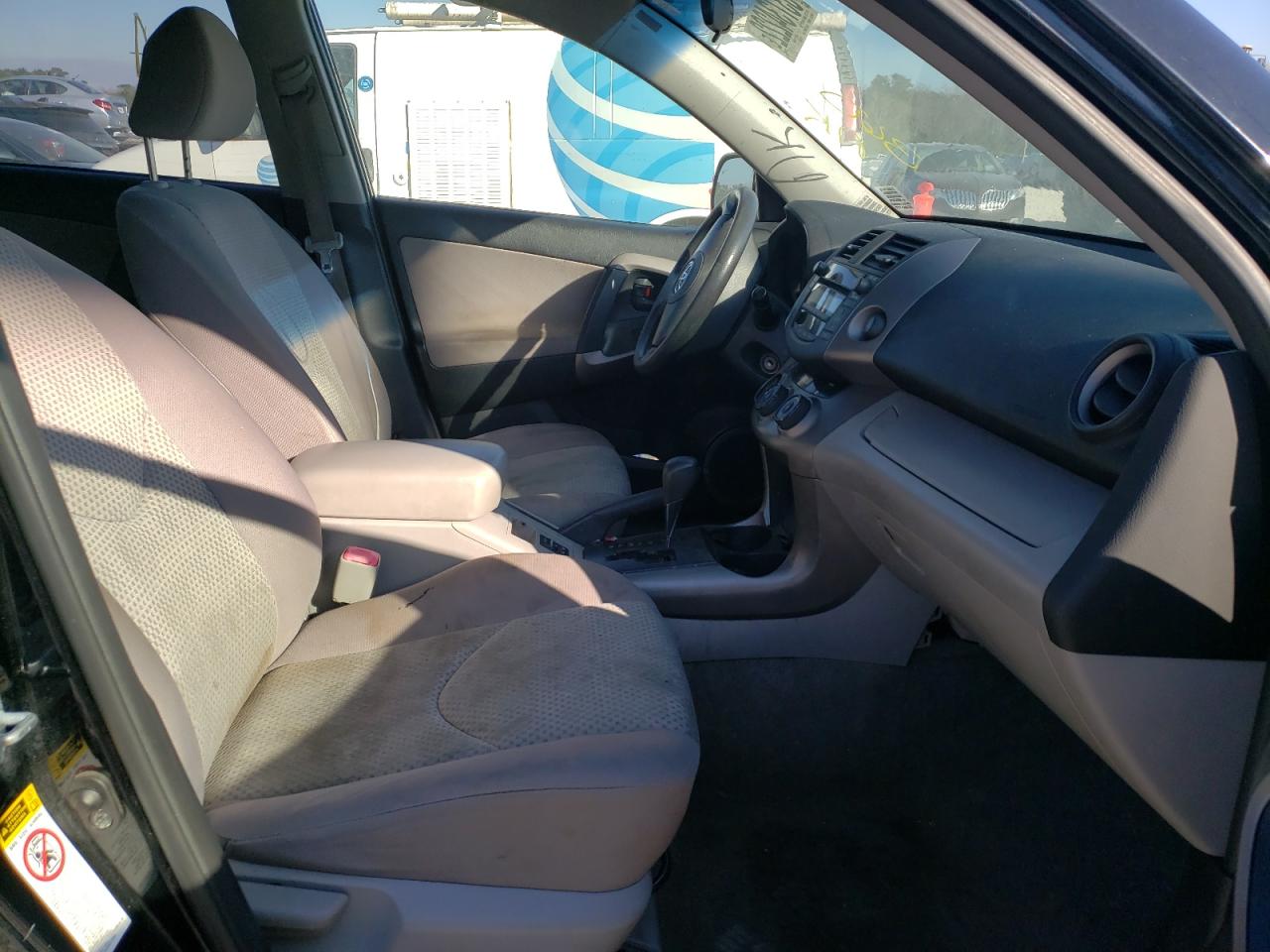Photo 5 from auction – 2008 TOYOTA RAV4 with VIN JTMBD33V086057040