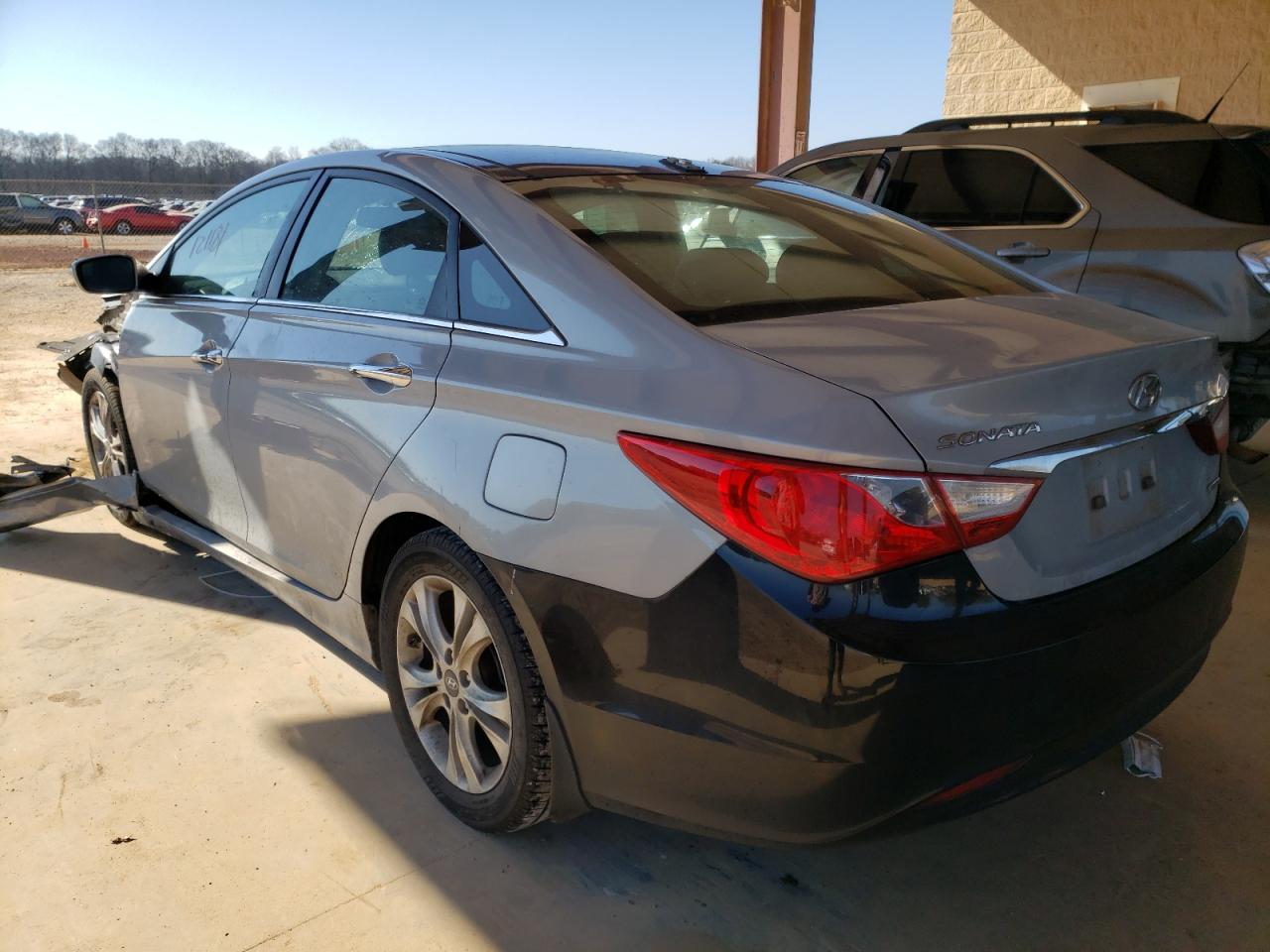 Photo 3 from auction – 2012 HYUNDAI SONATA SE with VIN 5NPEC4AC9CH430307