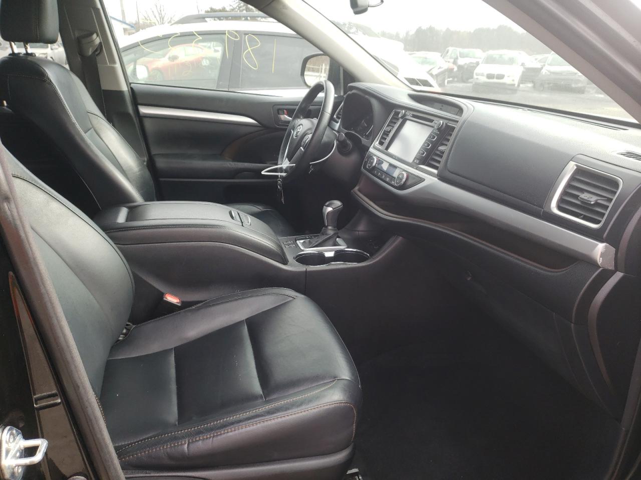 Photo 5 from auction – 2015 TOYOTA HIGHLANDER with VIN 5TDJKRFH7FS140827