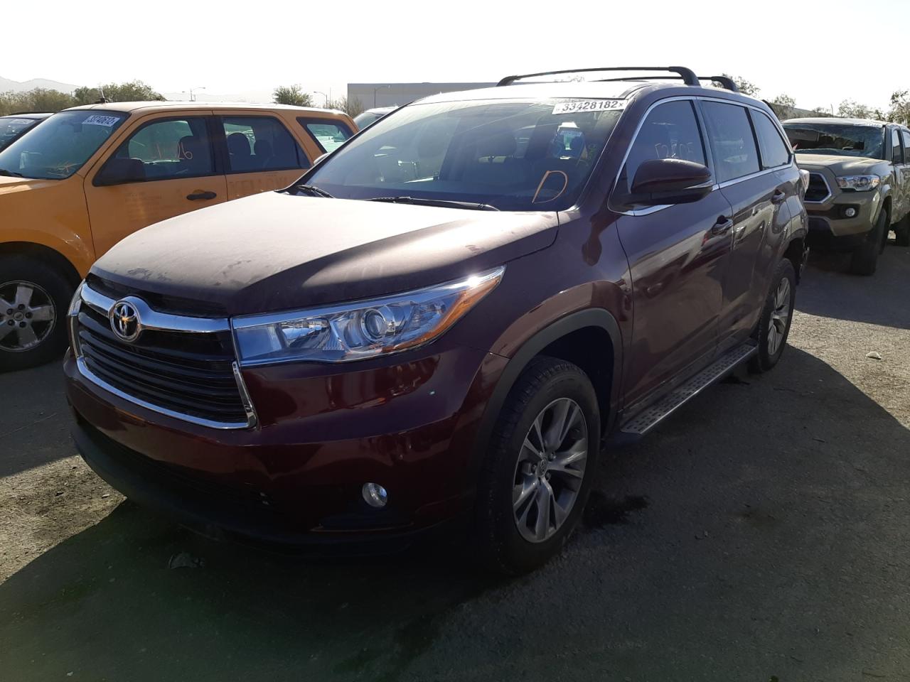 Photo 2 from auction – 2015 TOYOTA HIGHLANDER with VIN 5TDZKRFHXFS105220