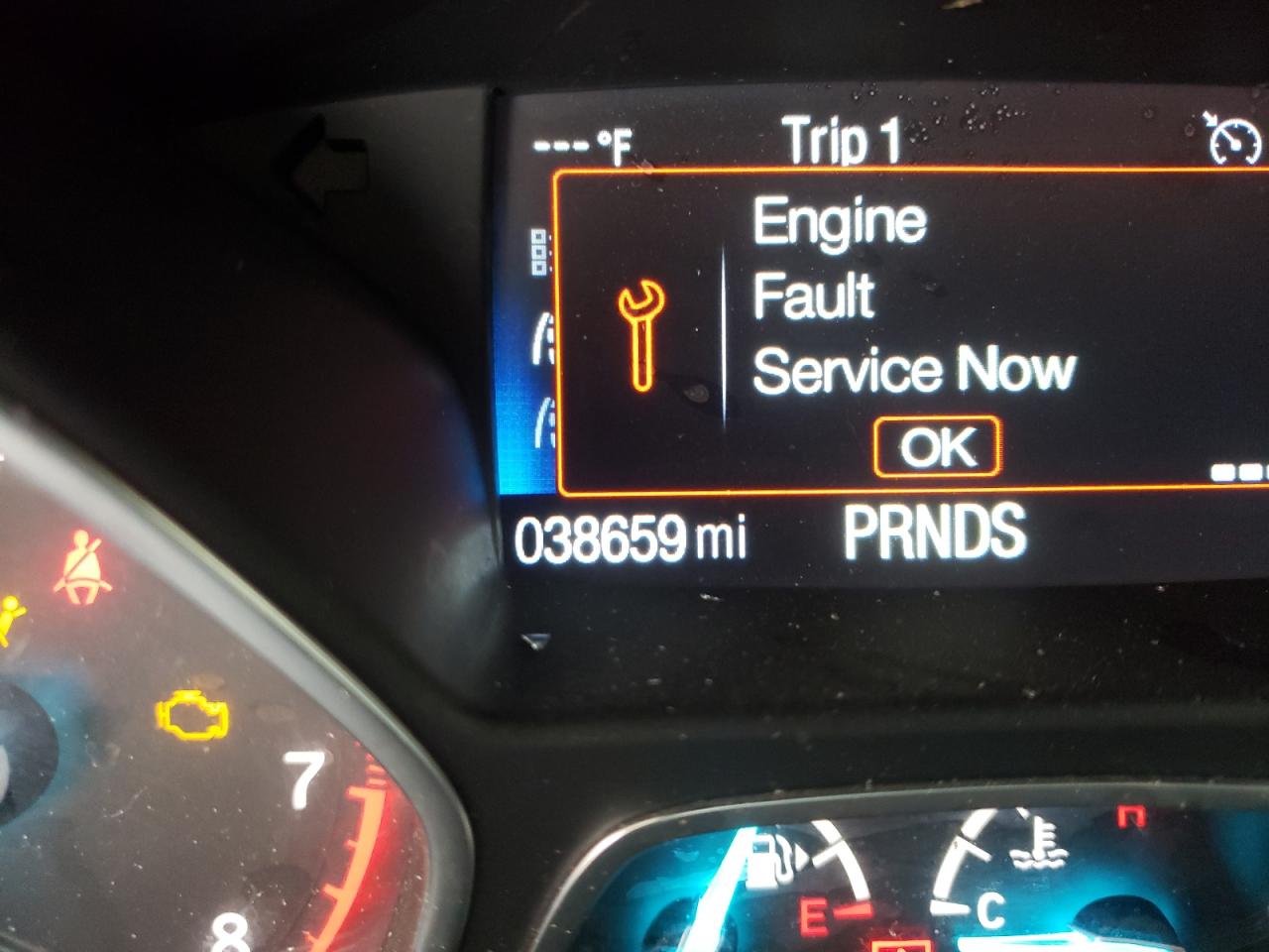Photo 13 from auction – 2018 FORD ESCAPE SE with VIN 1FMCU9GD6JUB71100