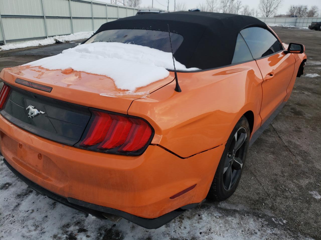 Photo 4 from auction – 2021 FORD MUSTANG with VIN 1FATP8UH3M5137486