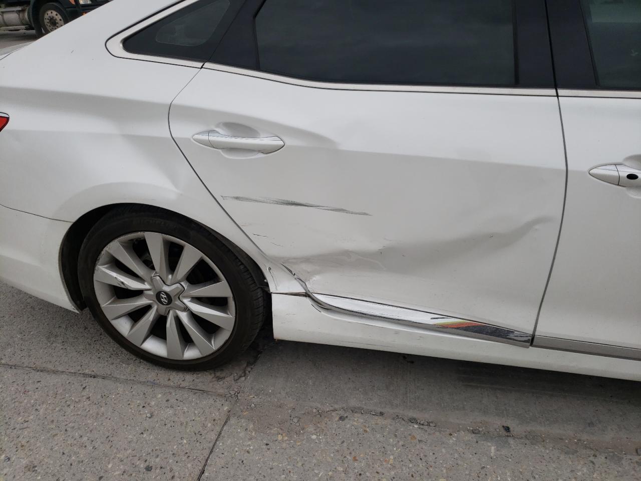 Photo 9 from auction – 2015 HYUNDAI AZERA LIMI with VIN KMHFH4JG2FA449040