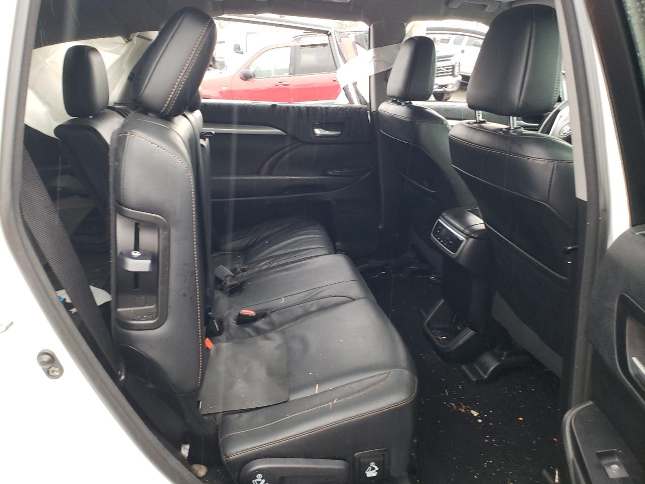 Zdjęcie 6 z aukcji – 2017 TOYOTA HIGHLANDER z VIN 5TDJZRFH8HS438639