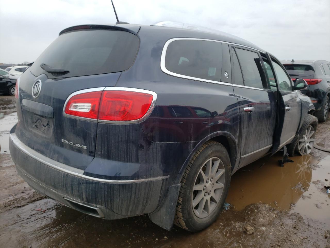 Photo 4 from auction – 2017 BUICK ENCLAVE with VIN 5GAKRBKD9HJ310441