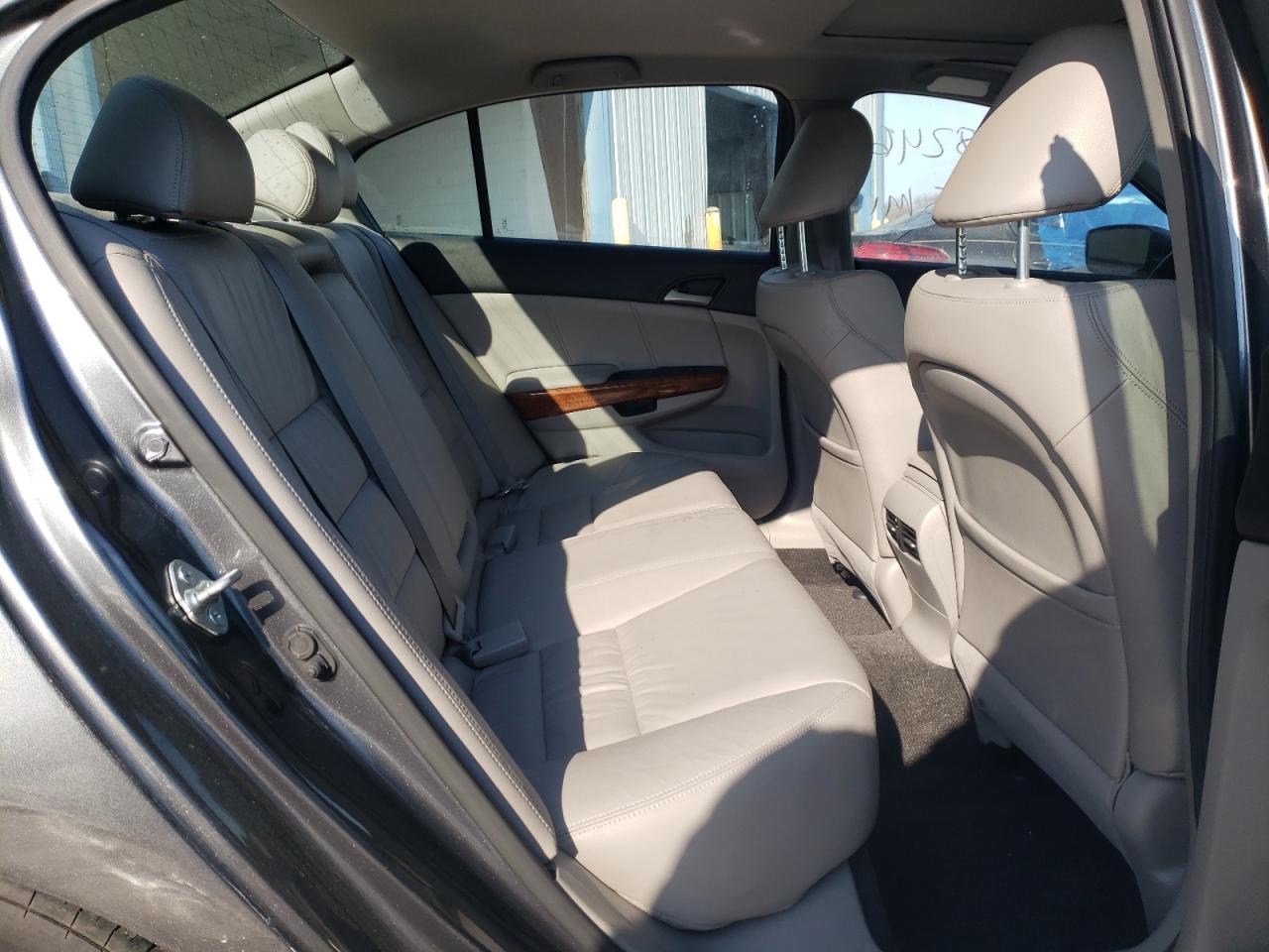 Photo 6 from auction – 2011 HONDA ACCORD EXL with VIN 1HGCP2F82BA004728