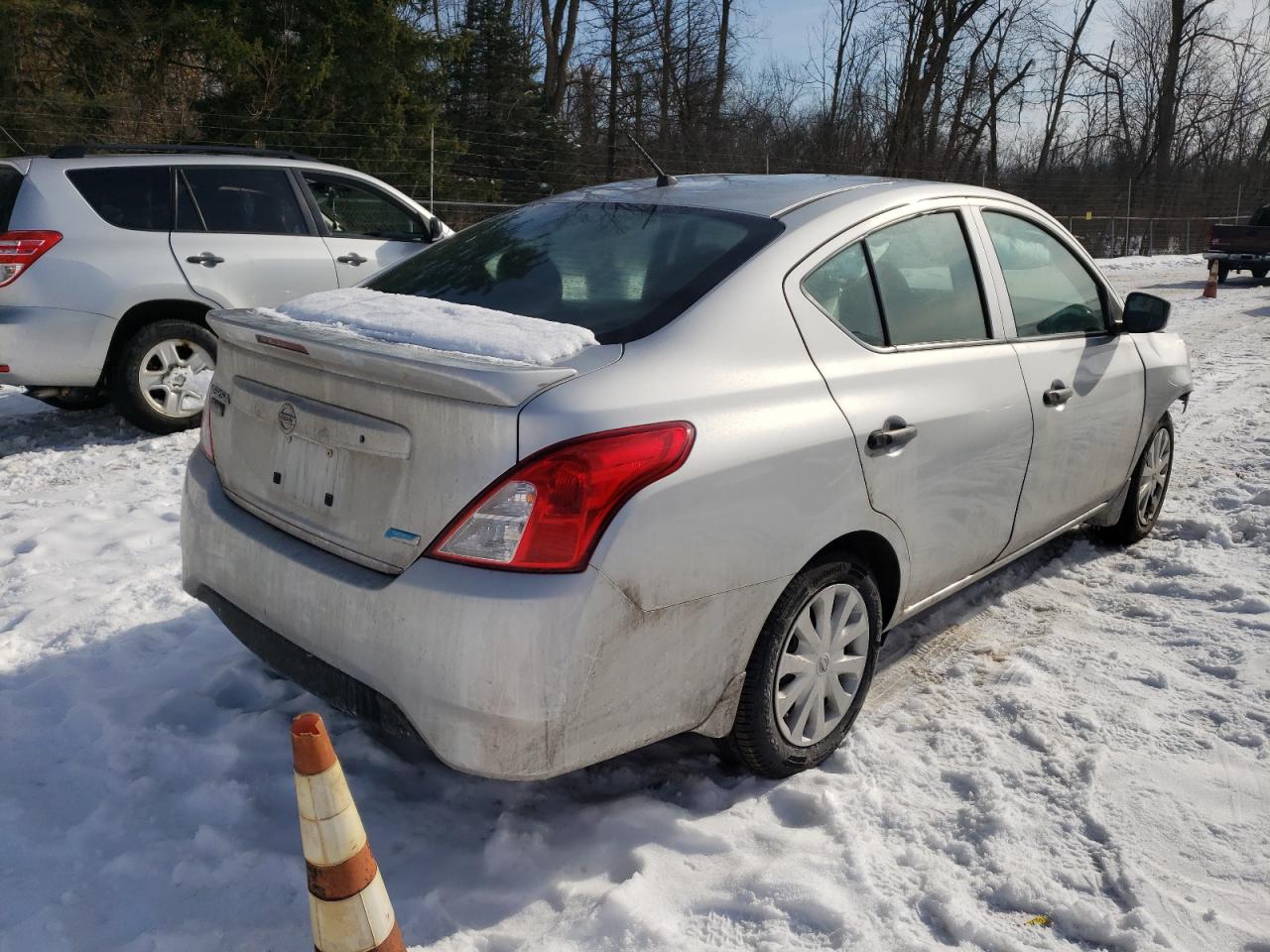 Photo 4 from auction – 2016 NISSAN VERSA S with VIN 3N1CN7AP7GL887020