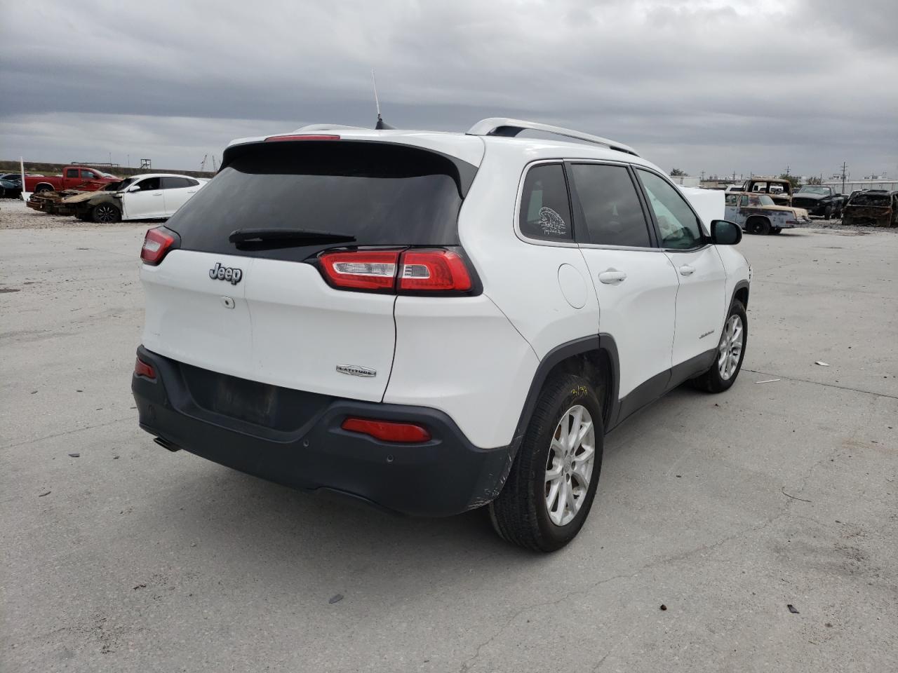 Photo 4 from auction – 2016 JEEP CHEROKEE L with VIN 1C4PJLCB6GW281982