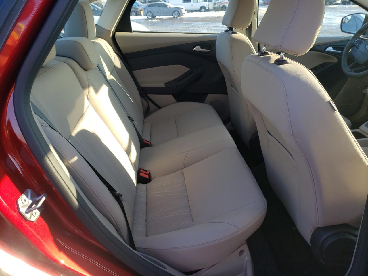 Photo 6 from auction – 2016 FORD FOCUS SE with VIN 1FADP3F2XGL393107