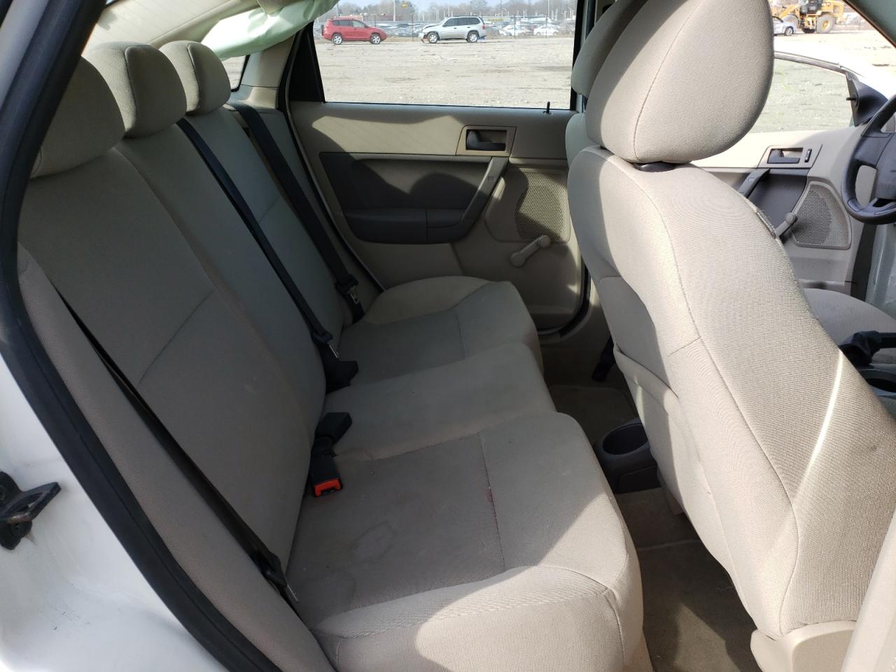 Photo 6 from auction – 2010 FORD FOCUS S with VIN 1FAHP3EN5AW113953