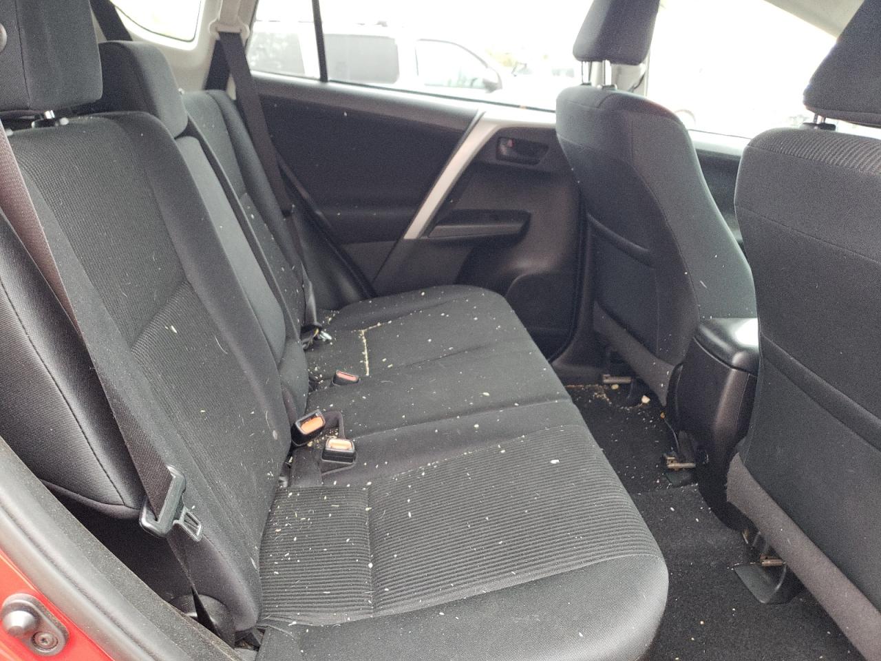 Photo 6 from auction – 2017 TOYOTA RAV4 LE with VIN 2T3ZFREV1HW378916