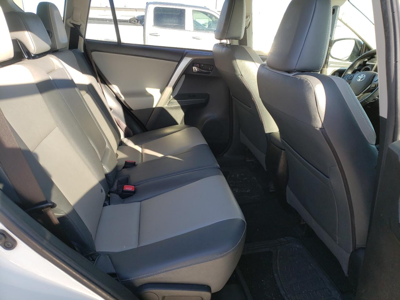 Photo 6 from auction – 2014 TOYOTA RAV4 LIMIT with VIN JTMDFREV8ED071889