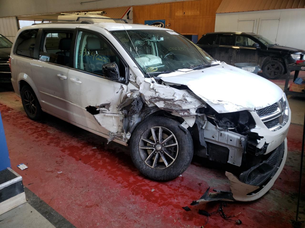 DODGE GRAND CARA 2017 with VIN 2C4RDGBG0HR695807 - Photo from auction