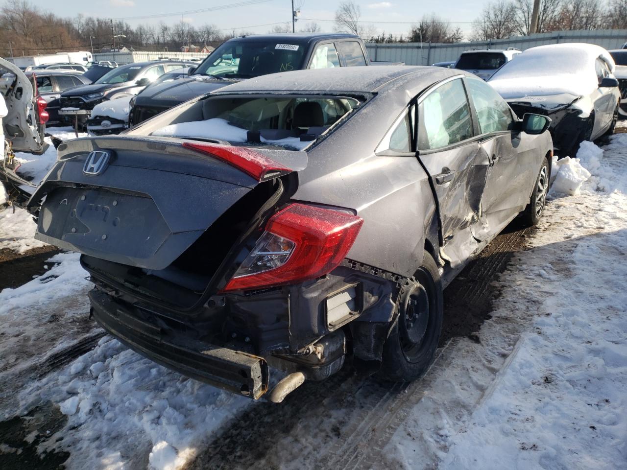 Photo 4 from auction – 2018 HONDA CIVIC LX with VIN 2HGFC2F58JH588339