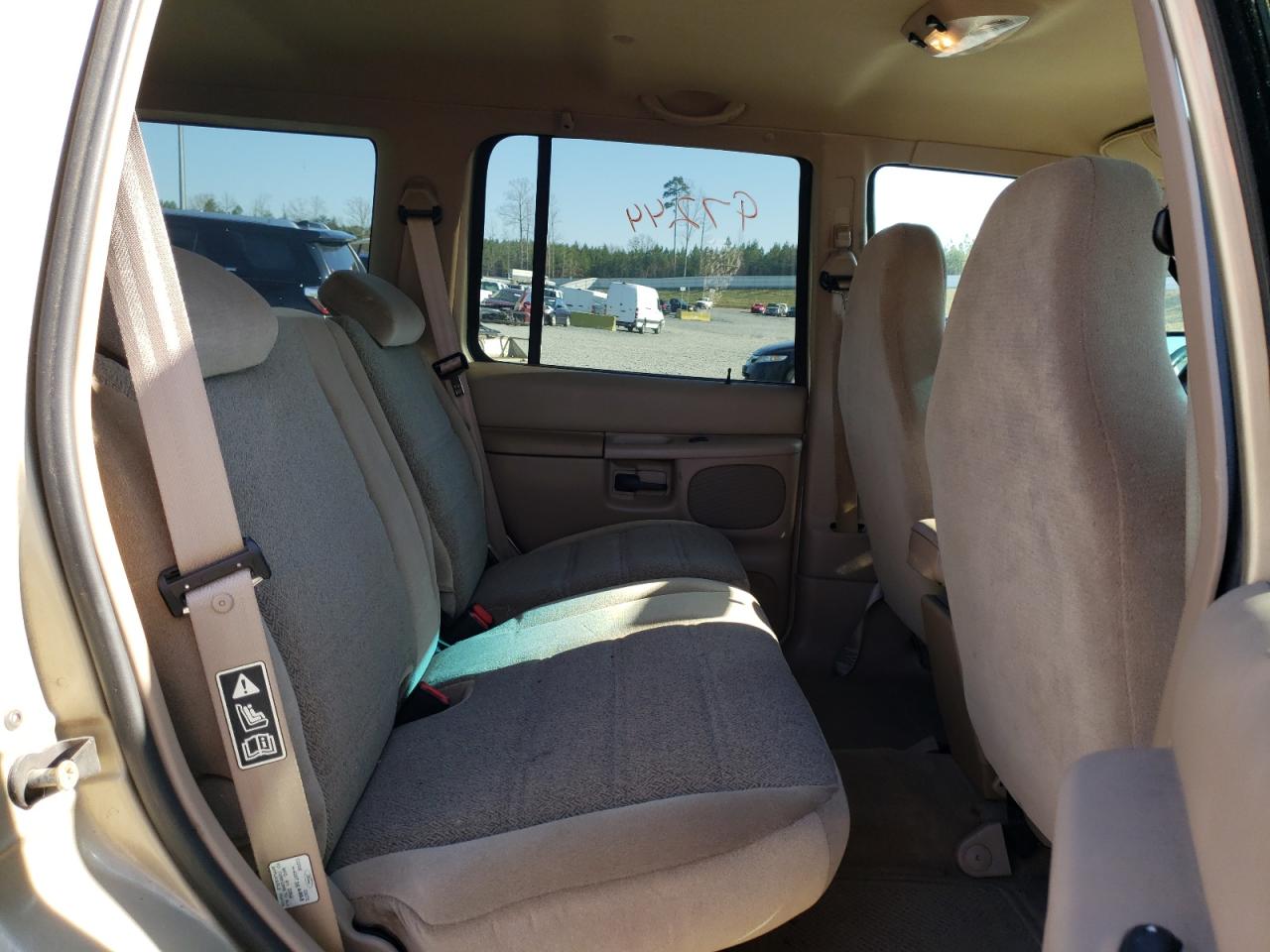 Photo 6 from auction – 2000 FORD EXPLORER X with VIN 1FMZU72X6YUA56703