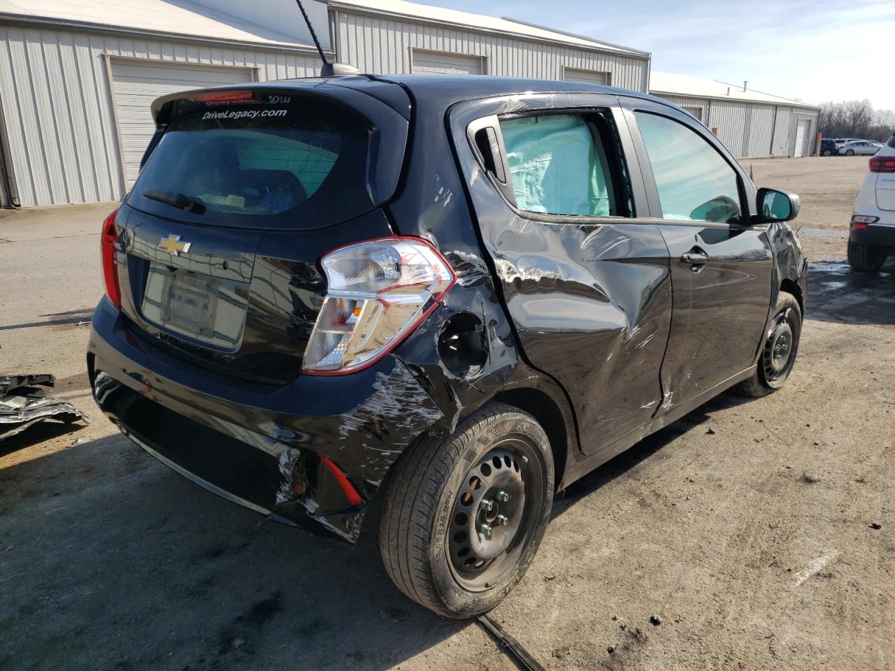 Foto 4 de la subasta – 2017 CHEVROLET SPARK LS con VIN KL8CB6SA0HC703634