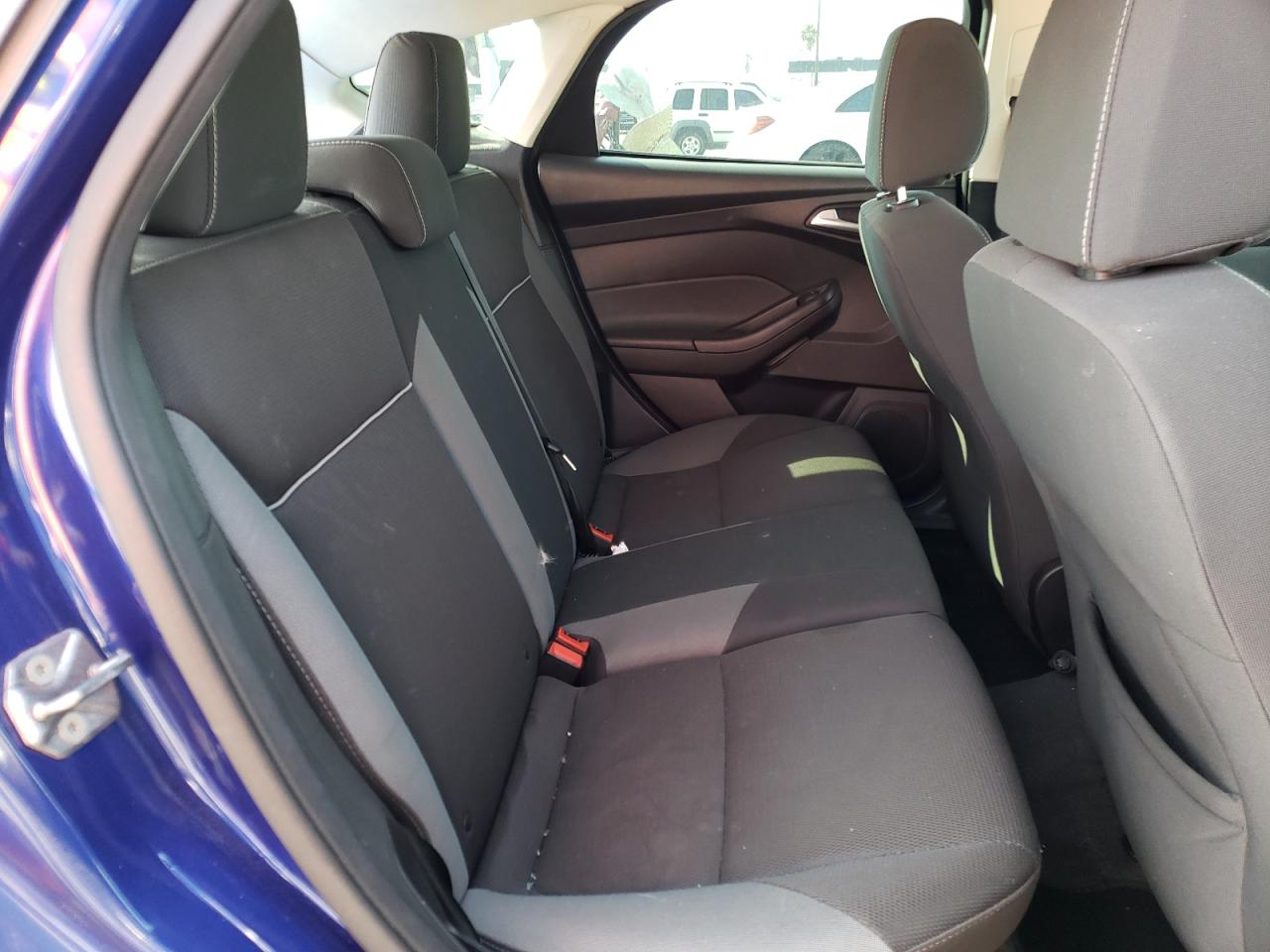 Photo 6 from auction – 2012 FORD FOCUS SE with VIN 1FAHP3K24CL453111