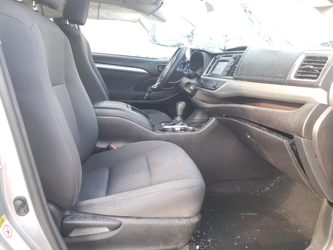 Photo 5 from auction – 2015 TOYOTA HIGHLANDER with VIN 5TDZARFH7FS012190
