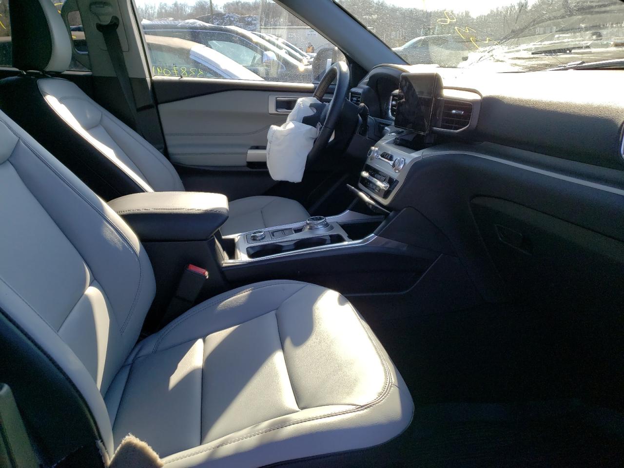 Photo 5 from auction – 2021 FORD EXPLORER X with VIN 1FMSK8DH7MGB14457