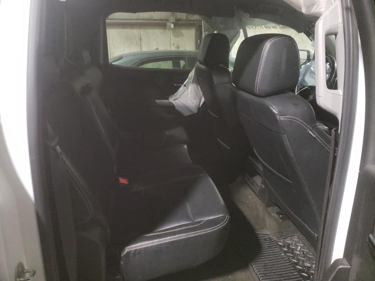Photo 6 from auction – 2017 CHEVROLET SILVERADO with VIN 3GCUKREC4HG129384