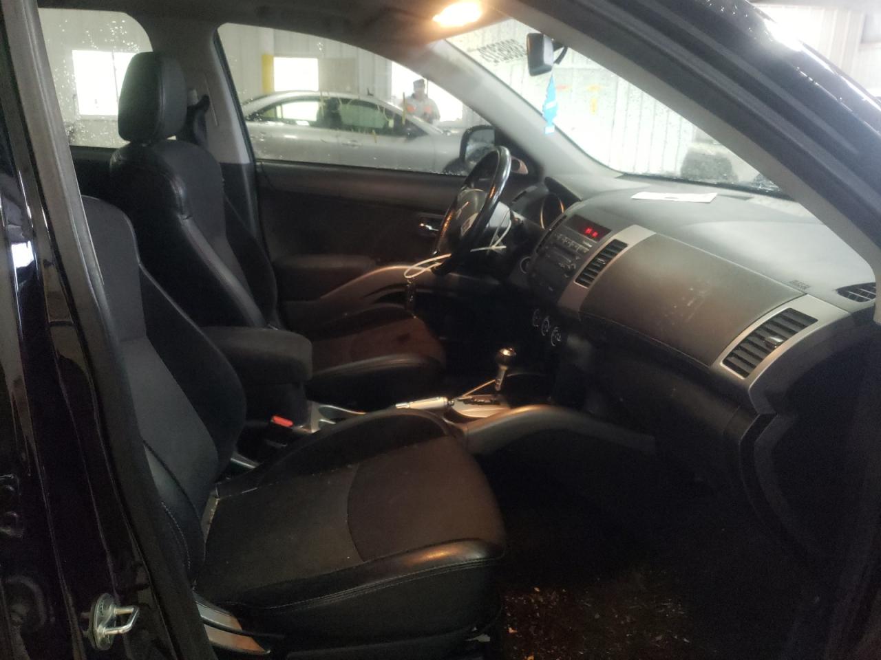 Photo 5 from auction – 2012 MITSUBISHI OUTLANDER with VIN JA4AS3AW5CU000215