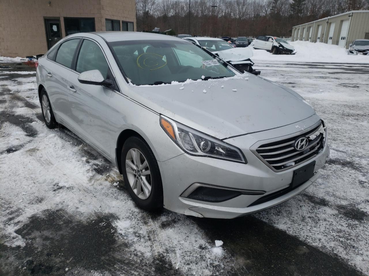 HYUNDAI SONATA SE 2016 with VIN 5NPE24AF2GH405378 - Photo from auction